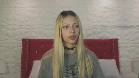 Snapshot of lucy_pink__ chatting on October 19, 2:22 pm PINK online show from October 19, 2:22 pm