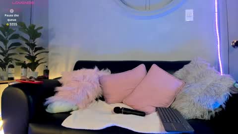 Lucy online show from May 23, 10:28 pm