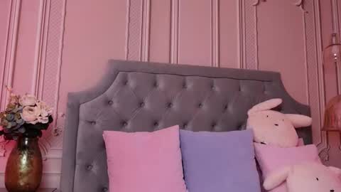 Snapshot of lucyaddison chatting on October 2, 2:32 am LucyAddison online show from October 2, 2:32 am