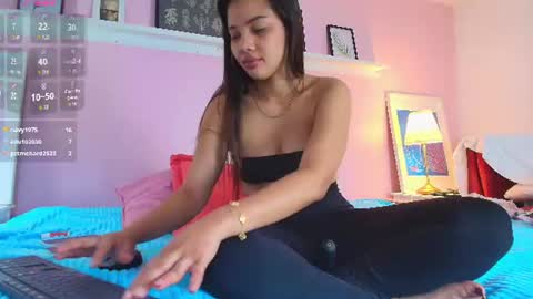 Lucia Bell   online show from July 18, 9:17 pm