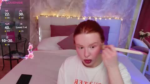 Lucy online show from February 19, 3:38 am