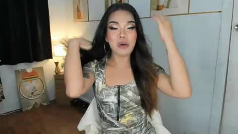 lucyvane online show from July 2, 4:56 pm