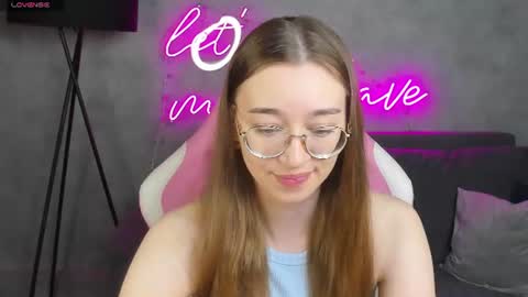 Lucy online show from June 28, 1:01 am