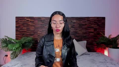 Lucy Liiu online show from April 15, 8:20 pm