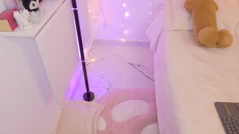 LUCYY FROM HOME  online show from January 13, 3:47 am