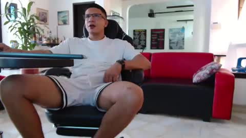 ludociel_z98 online show from April 20, 5:05 pm