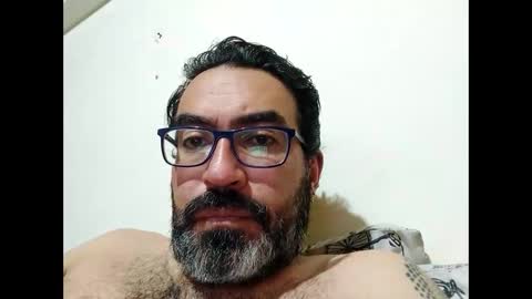 Snapshot of luis2988z chatting on October 2, 6:01 am Hairyman online show from October 2, 6:01 am