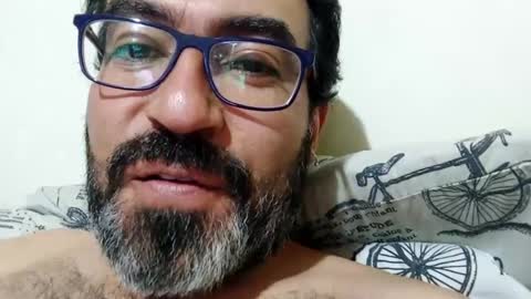Snapshot of luis2988z chatting on September 30, 1:38 am Hairyman online show from September 30, 1:38 am