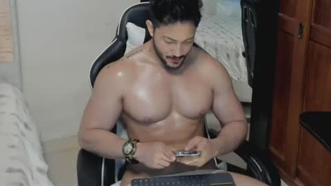 luis_baptista online show from May 28, 8:07 pm