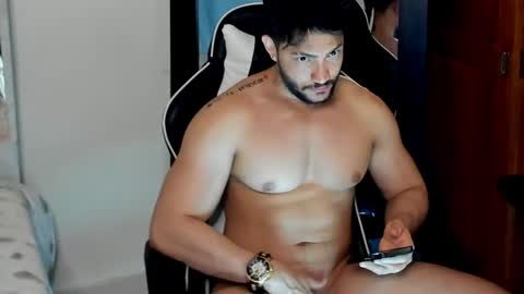 luis_baptista online show from December 15, 11:31 pm