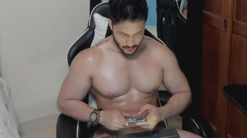luis_baptista online show from May 22, 3:46 am