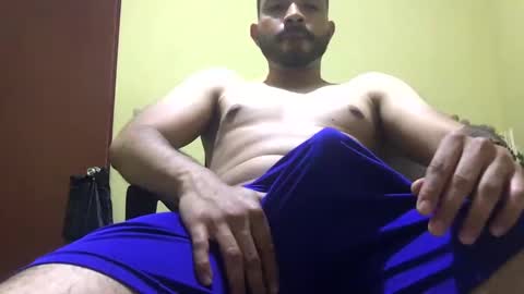 Snapshot of luis_hunk chatting on February 7, 6:35 am Andrew online show from February 7, 6:35 am