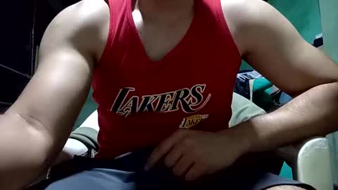 Snapshot of luis_hunk chatting on October 24, 7:58 pm Andrew online show from October 24, 7:58 pm