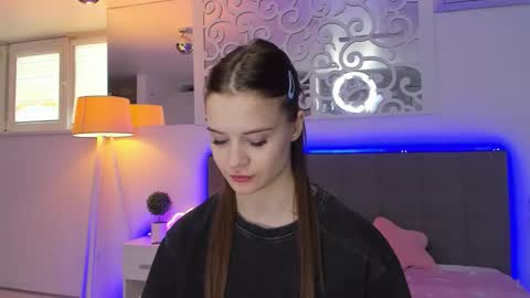 LuisaClover online show from March 16, 1:15 pm