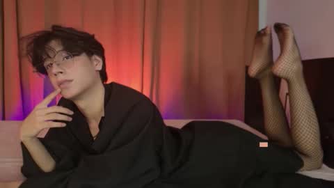 luixdust1 online show from January 6, 9:13 am