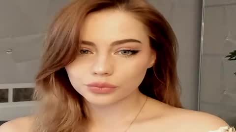 Snapshot of luiza012 chatting on October 1, 12:04 pm Lizzy online show from October 1, 12:04 pm