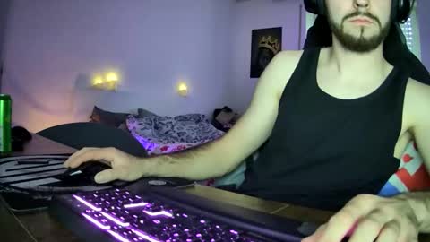 lukasschoetz online show from April 14, 3:48 pm