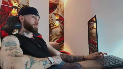 LUKE online show from November 25, 1:32 pm