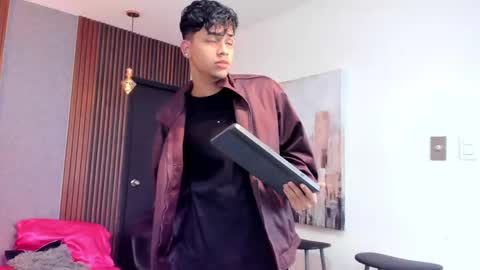 Luke online show from March 8, 4:01 am