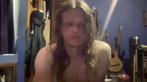 luke_walkeer online show from April 15, 6:33 pm