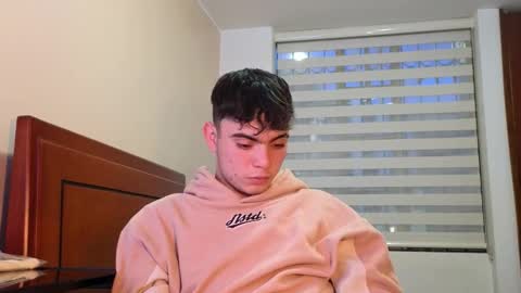 Snapshot of lukeboyce chatting on September 15, 11:06 pm lukeboyce online show from September 15, 11:06 pm