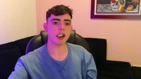 Snapshot of lukeboyce chatting on October 17, 11:53 pm lukeboyce online show from October 17, 11:53 pm