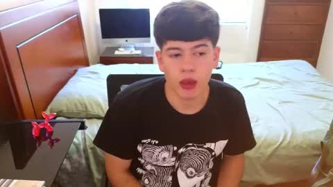 Snapshot of lukeboyce chatting on September 17, 9:18 pm lukeboyce online show from September 17, 9:18 pm