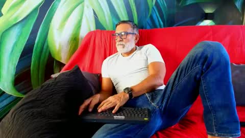 Luke Crews online show from September 21, 7:51 pm