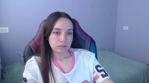 Vicky online show from December 5, 4:38 pm