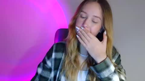 Lulu Baby18 online show from November 25, 7:45 pm