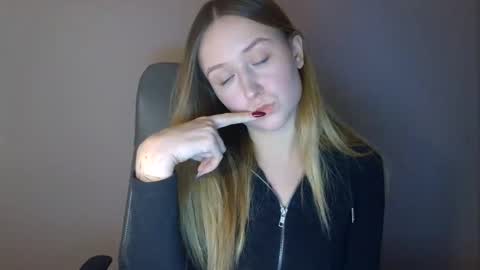 Lulu Baby18 online show from January 15, 9:01 pm