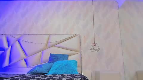 Snapshot of lulu_kawai chatting on February 12, 7:24 pm lulu online show from February 12, 7:24 pm