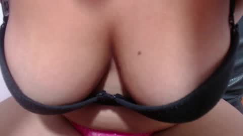 Snapshot of lulu_xxx_pervert chatting on March 7, 8:00 pm Lulu online show from March 7, 8:00 pm