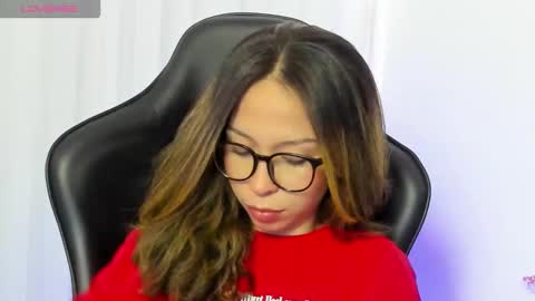 luluuberry online show from December 17, 6:47 pm