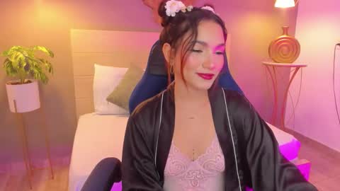 Snapshot of luma_sky chatting on September 28, 3:15 am L U M A online show from September 28, 3:15 am