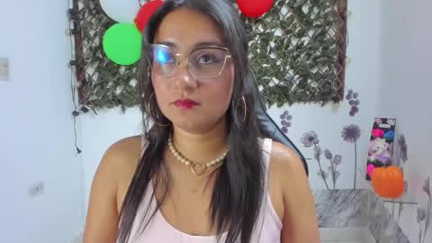 Luna  online show from November 4, 7:37 pm