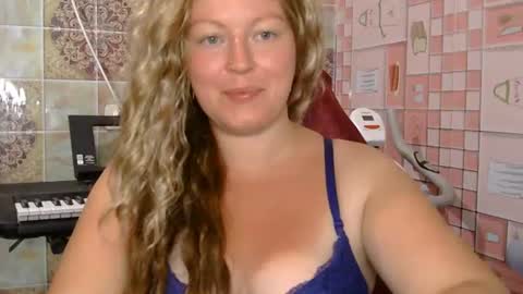 Christina online show from July 18, 7:49 pm