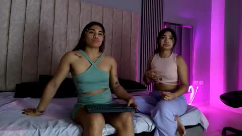 luna and banji online show from September 14, 4:04 am