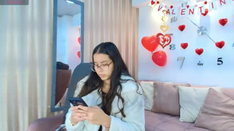 Luna And Titan  online show from February 18, 3:39 am