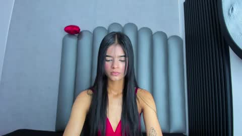 luna_bella_23 online show from April 23, 3:36 am