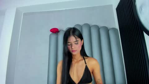 luna_bella_23 online show from April 24, 3:30 am