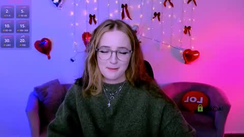 luna_berryy online show from March 17, 8:25 pm