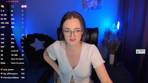 Snapshot of luna_berryy chatting on February 23, 2:29 am luna_berryy online show from February 23, 2:29 am