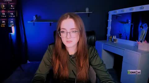 Snapshot of luna_berryy chatting on March 11, 2:42 am luna_berryy online show from March 11, 2:42 am