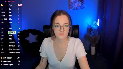 Snapshot of luna_berryy chatting on February 22, 11:24 pm luna_berryy online show from February 22, 11:24 pm