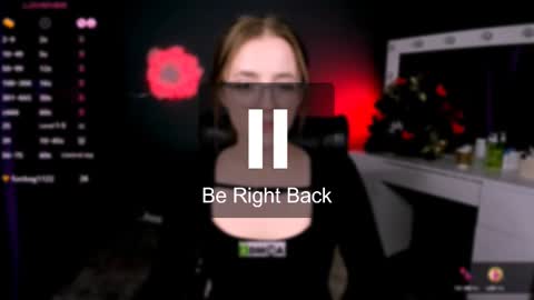 Snapshot of luna_berryy chatting on February 20, 11:43 pm luna_berryy online show from February 20, 11:43 pm