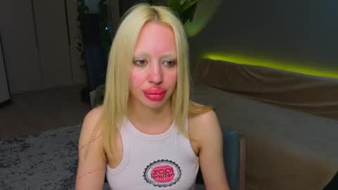 luna_beverly online show from May 29, 2:20 am