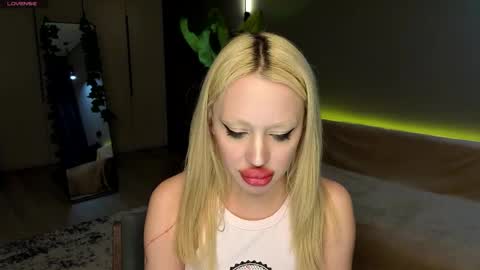 luna_beverly online show from April 16, 10:34 pm