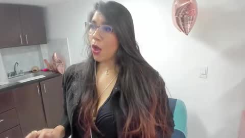 luna  online show from February 5, 11:25 am