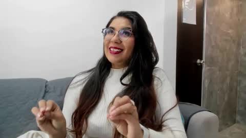 luna  online show from November 23, 11:41 am